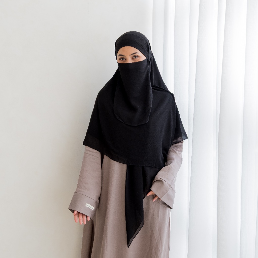 Bonebana.id - AURA MAGNET FLOWY French Square Hijab Semi Instant Syar'i (Best Seller)